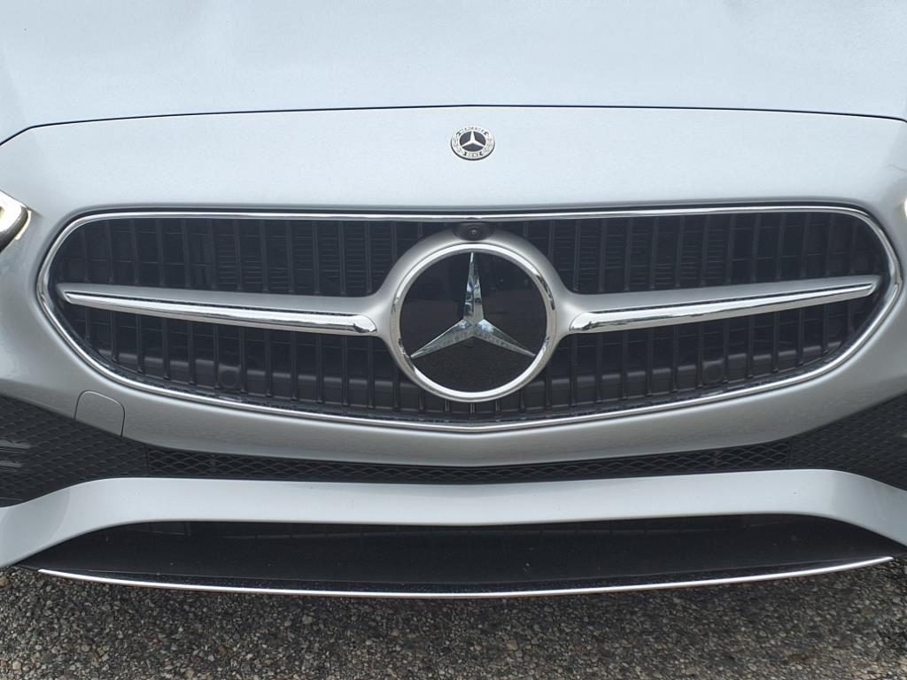 2025 Mercedes Benz C 300 photo 3