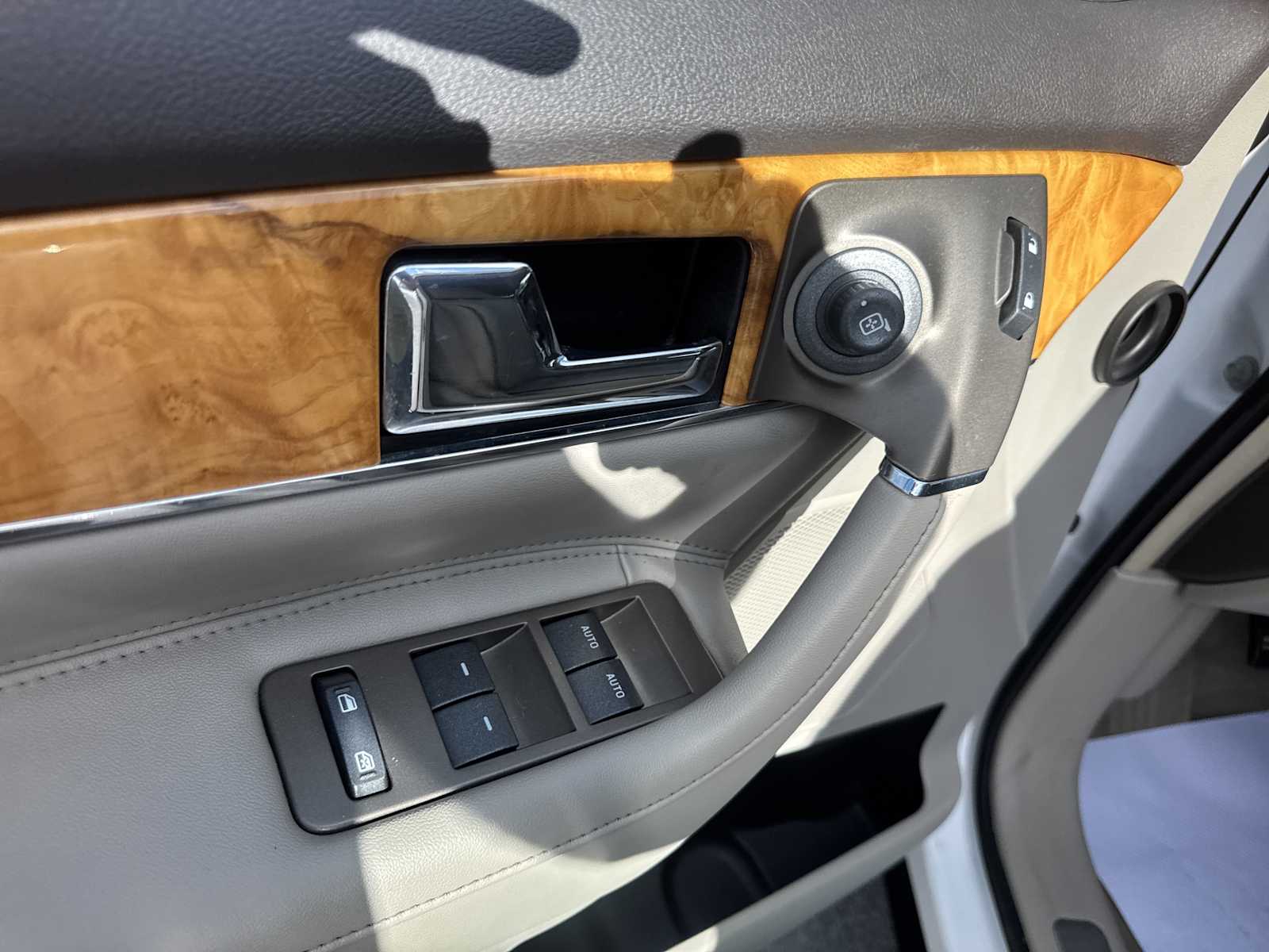 2012 Lincoln MKX photo 15