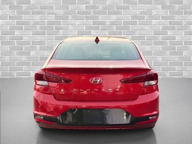 2020 Hyundai Elantra SEL photo 4