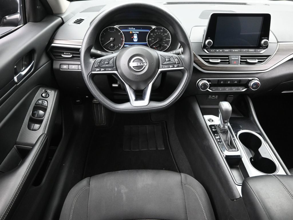 2024 Nissan Altima 2.5 SV photo 8