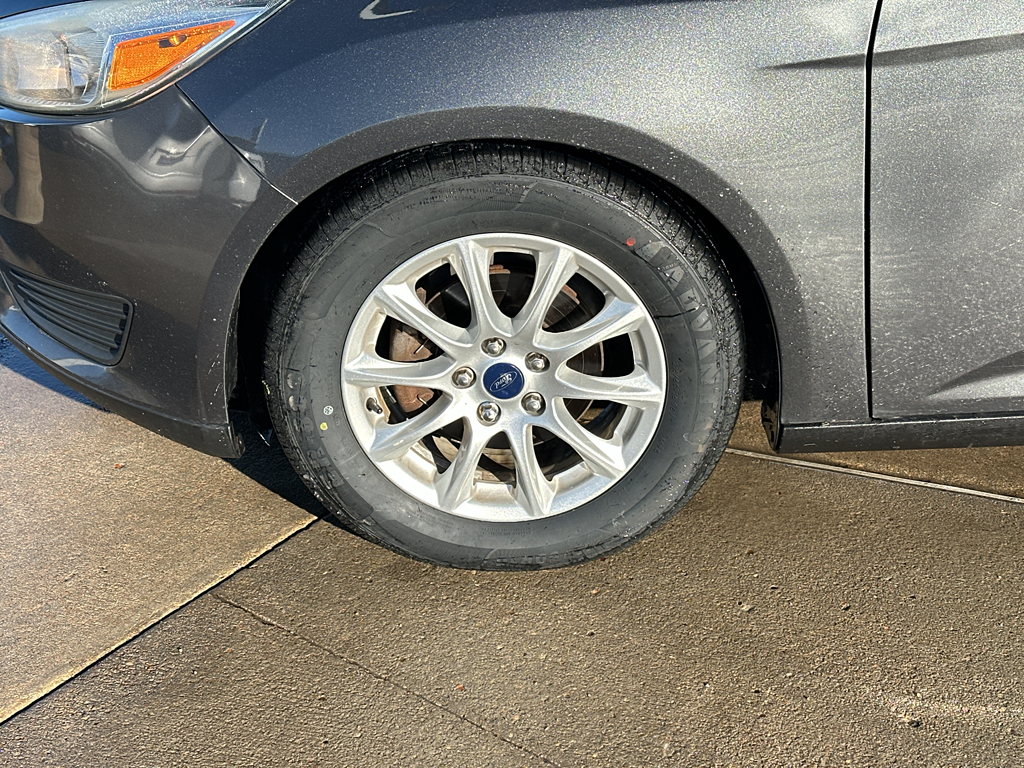 2016 Ford Focus SE photo 3