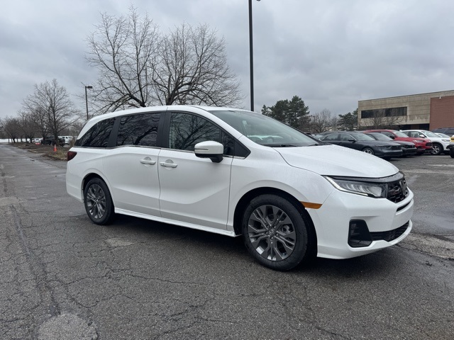 2025 Honda Odyssey Touring photo 3