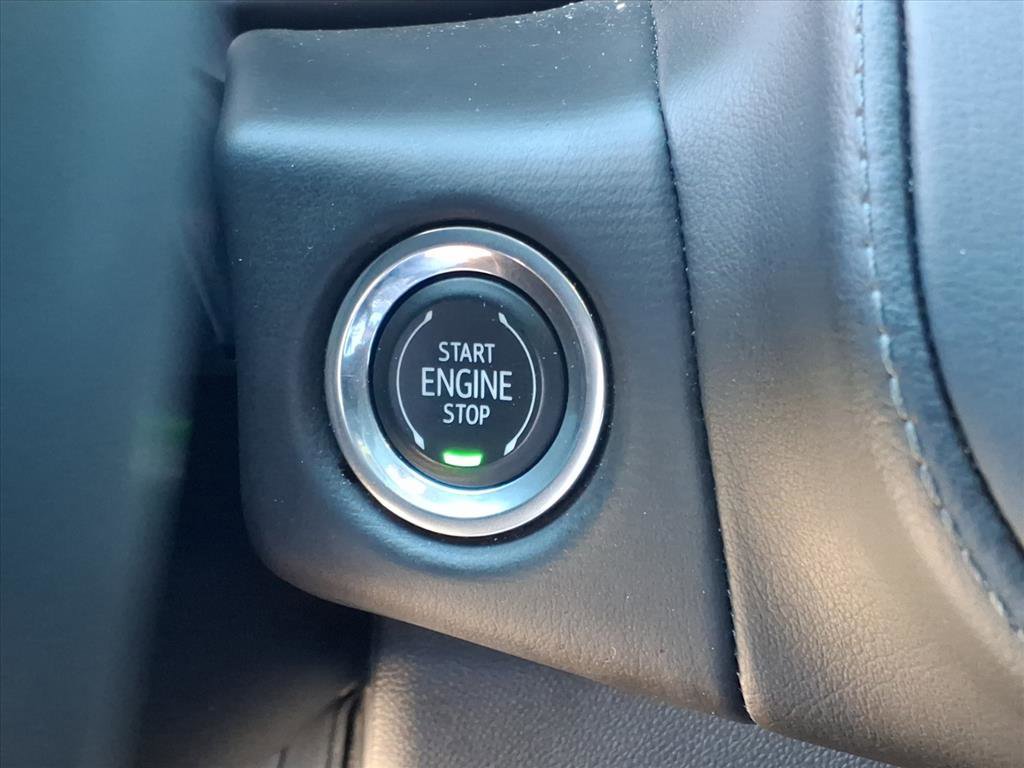 2023 Chevrolet Suburban LT photo 14