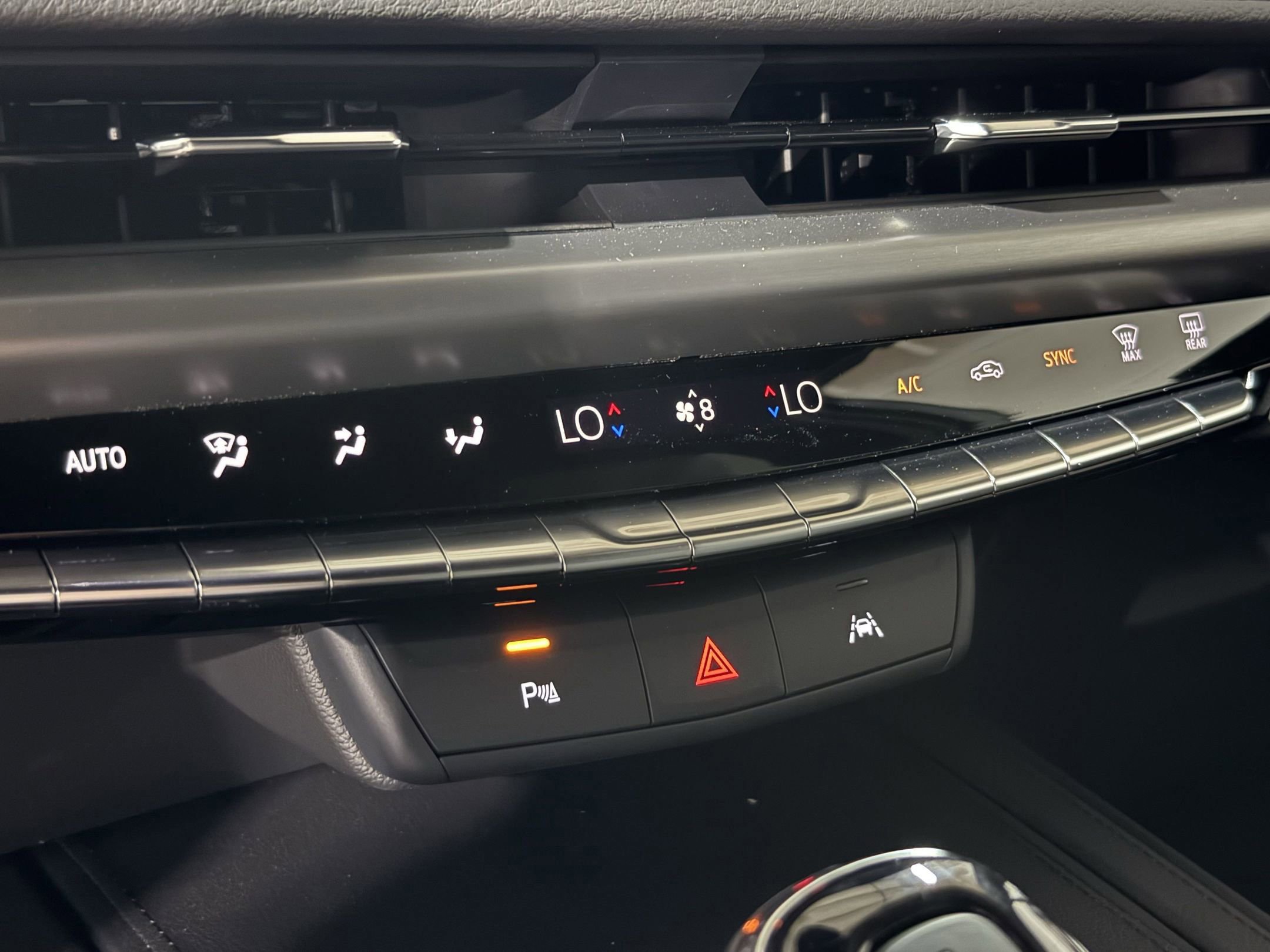 2025 Cadillac XT4 Premium Luxury photo 26
