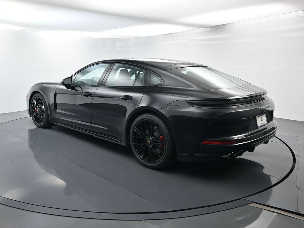 2026 Porsche Panamera GTS photo 3
