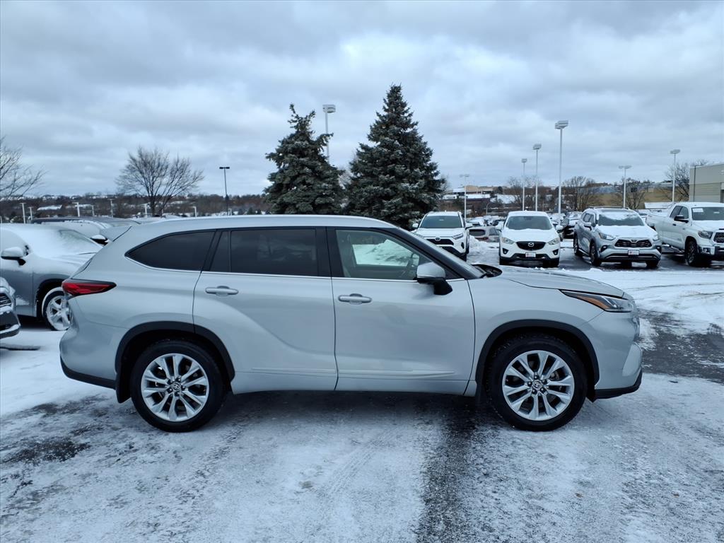 Used 2023 Toyota Highlander Limited with VIN 5TDKDRBH6PS006011 for sale in Burnsville, Minnesota