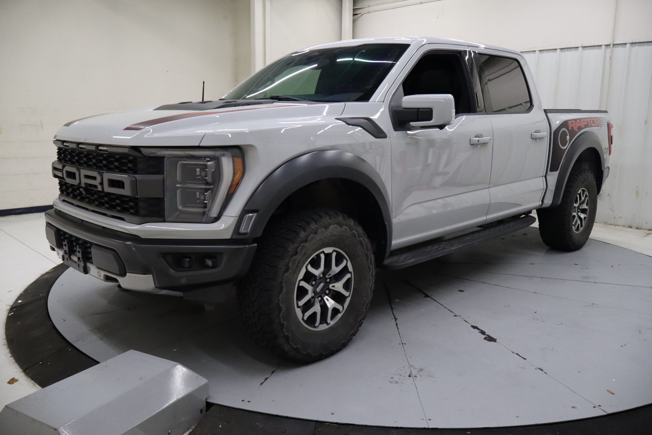 2023 Ford F-150 Raptor photo 5