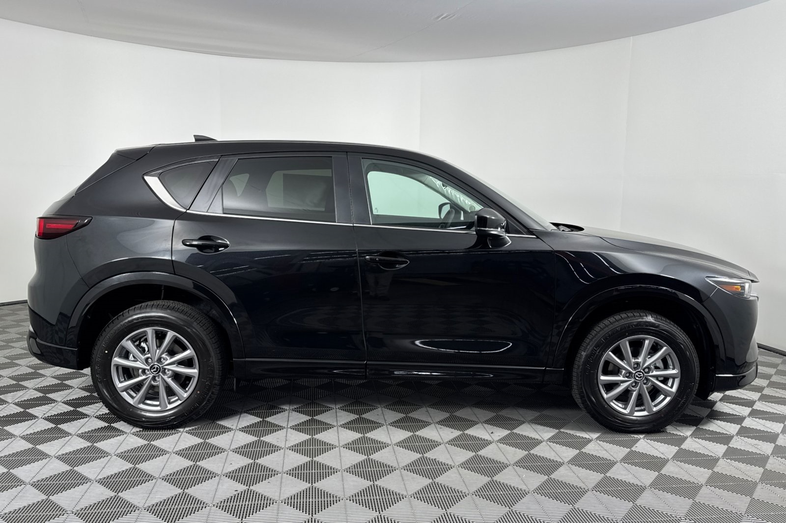 2025 Mazda CX-5 2.5 Select photo 3