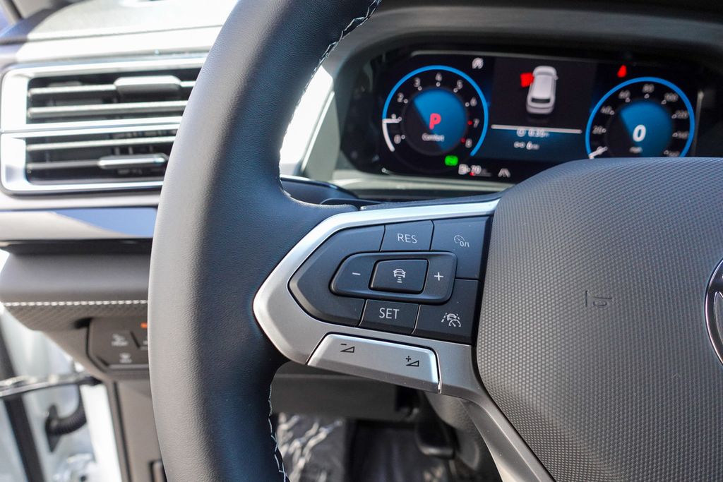 2025 Volkswagen Atlas Cross Sport SE photo 15