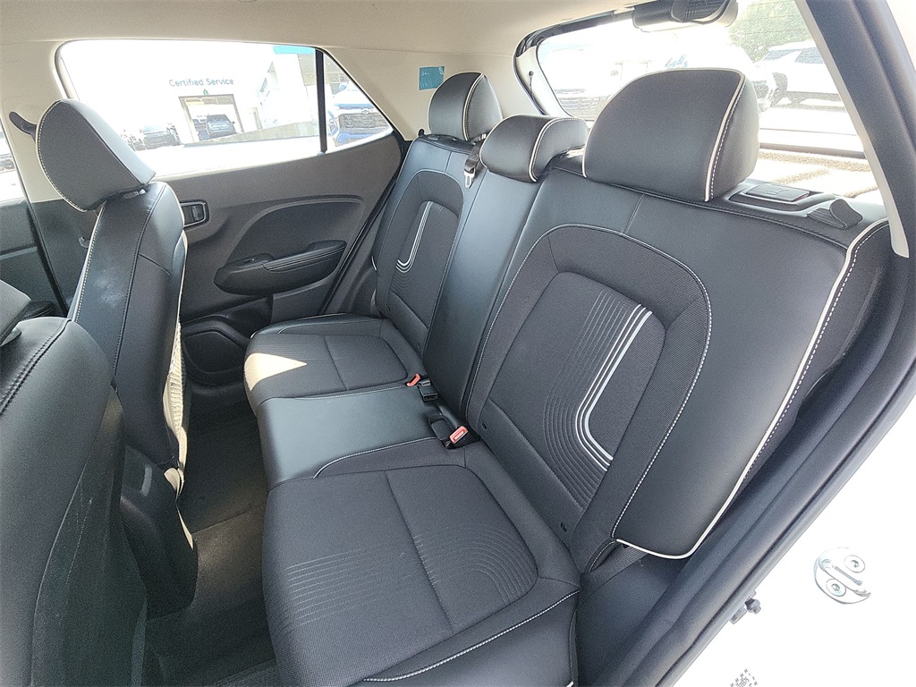 2023 Hyundai Venue Limited photo 20