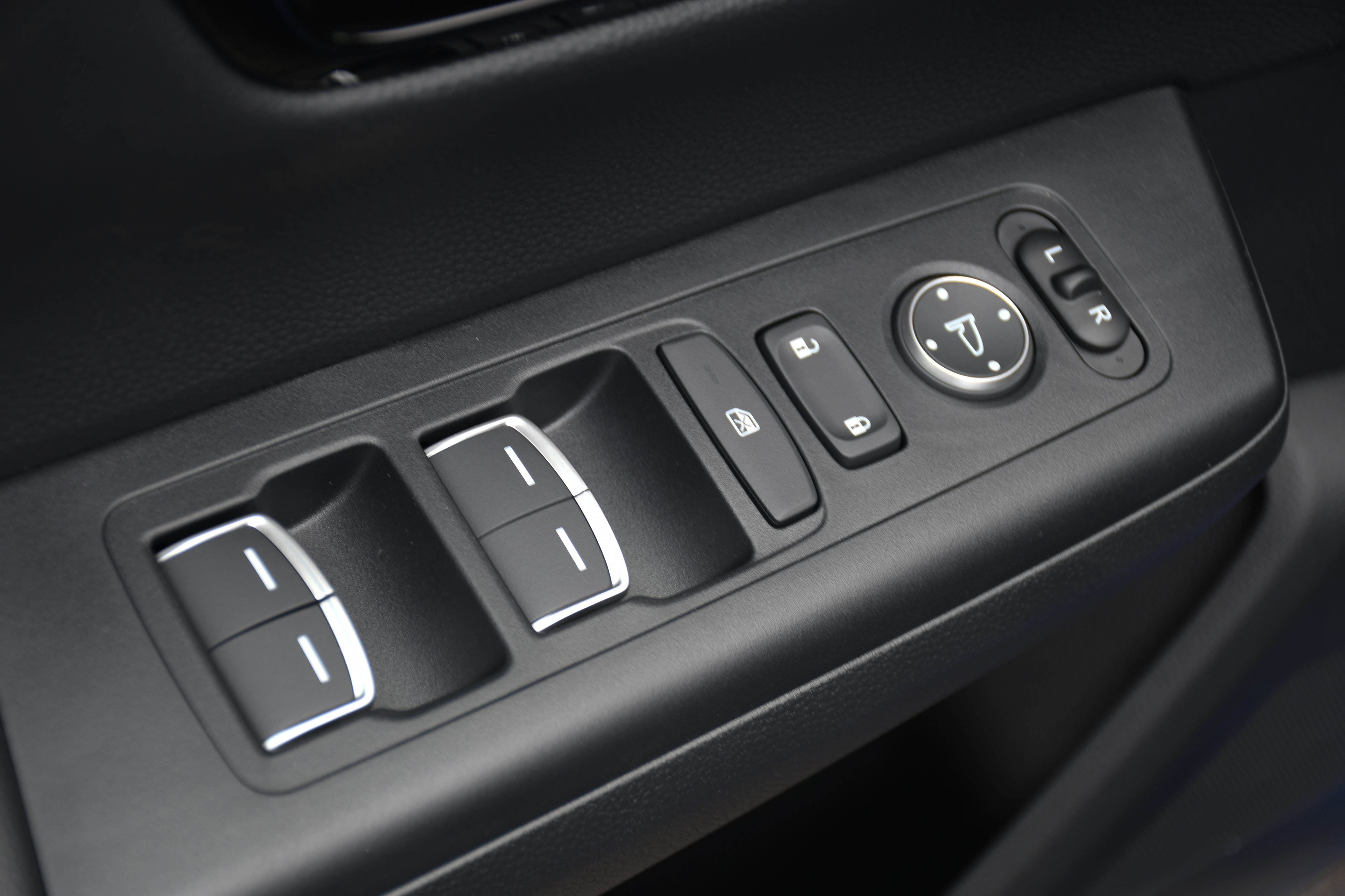 2025 Honda CR-V EX-L photo 2