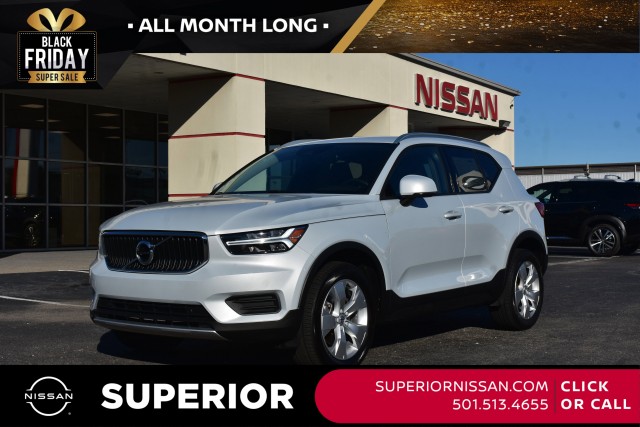 2022 Volvo XC40 Momentum