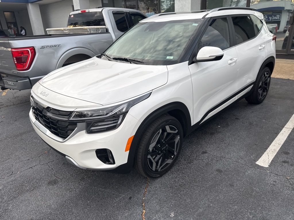 2025 Kia Seltos SX's photo