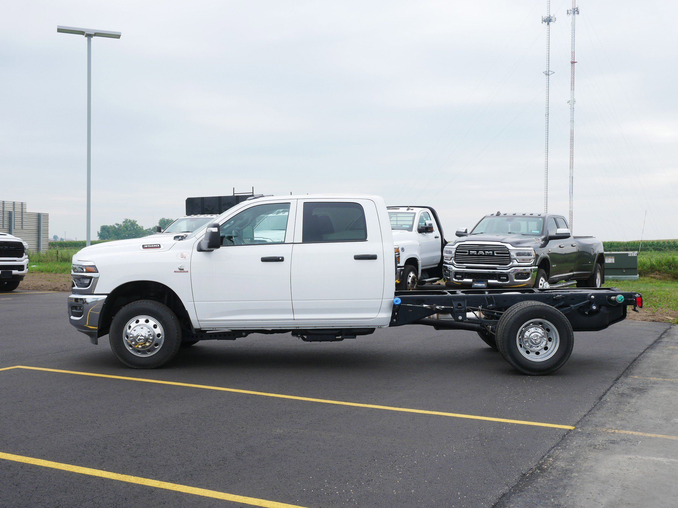 2025 Ram 3500 Tradesman photo 3