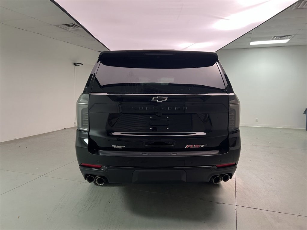 2025 Chevrolet Suburban RST photo 7