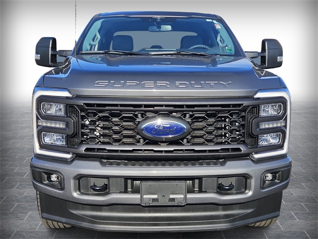 2023 Ford F-250 XLT photo 2