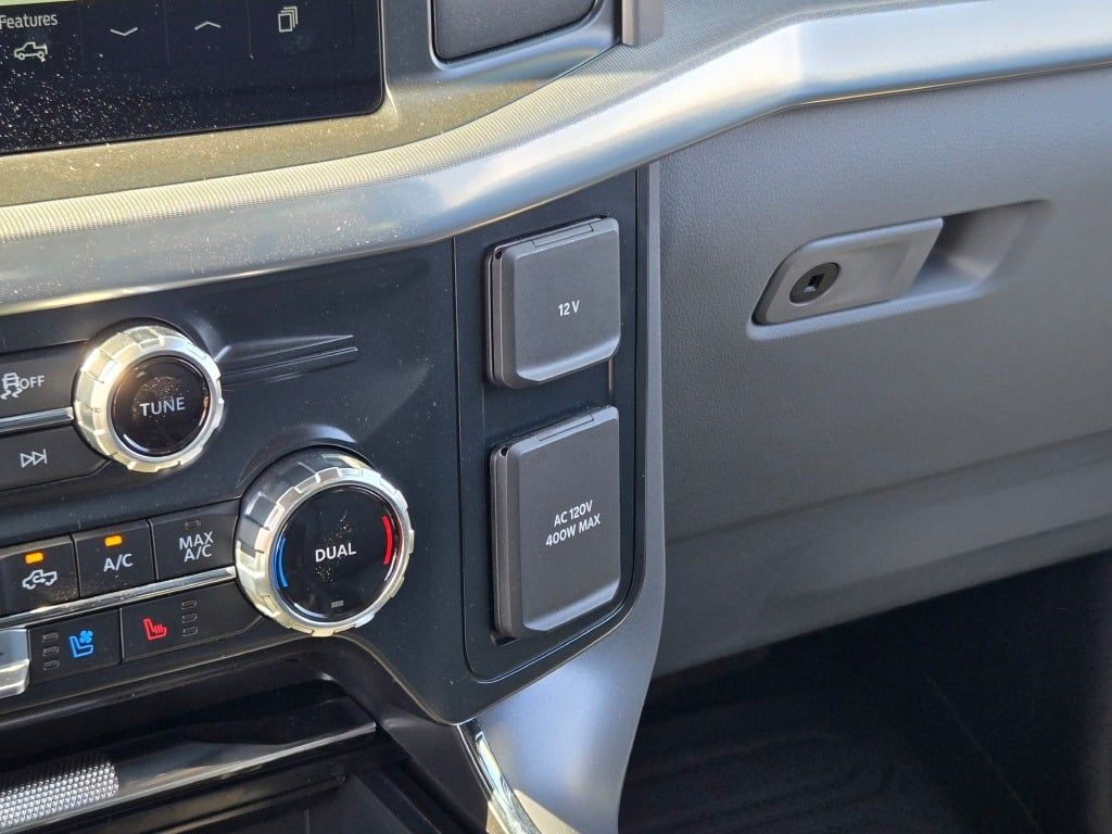 2025 Ford F-150 Lariat photo 27