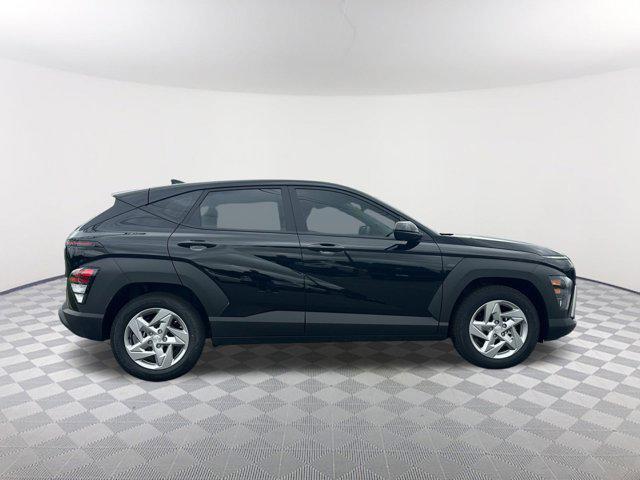 2026 Hyundai Kona SE photo 3