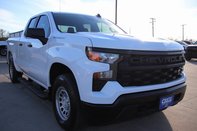2024 Chevrolet Silverado 1500 photo 3