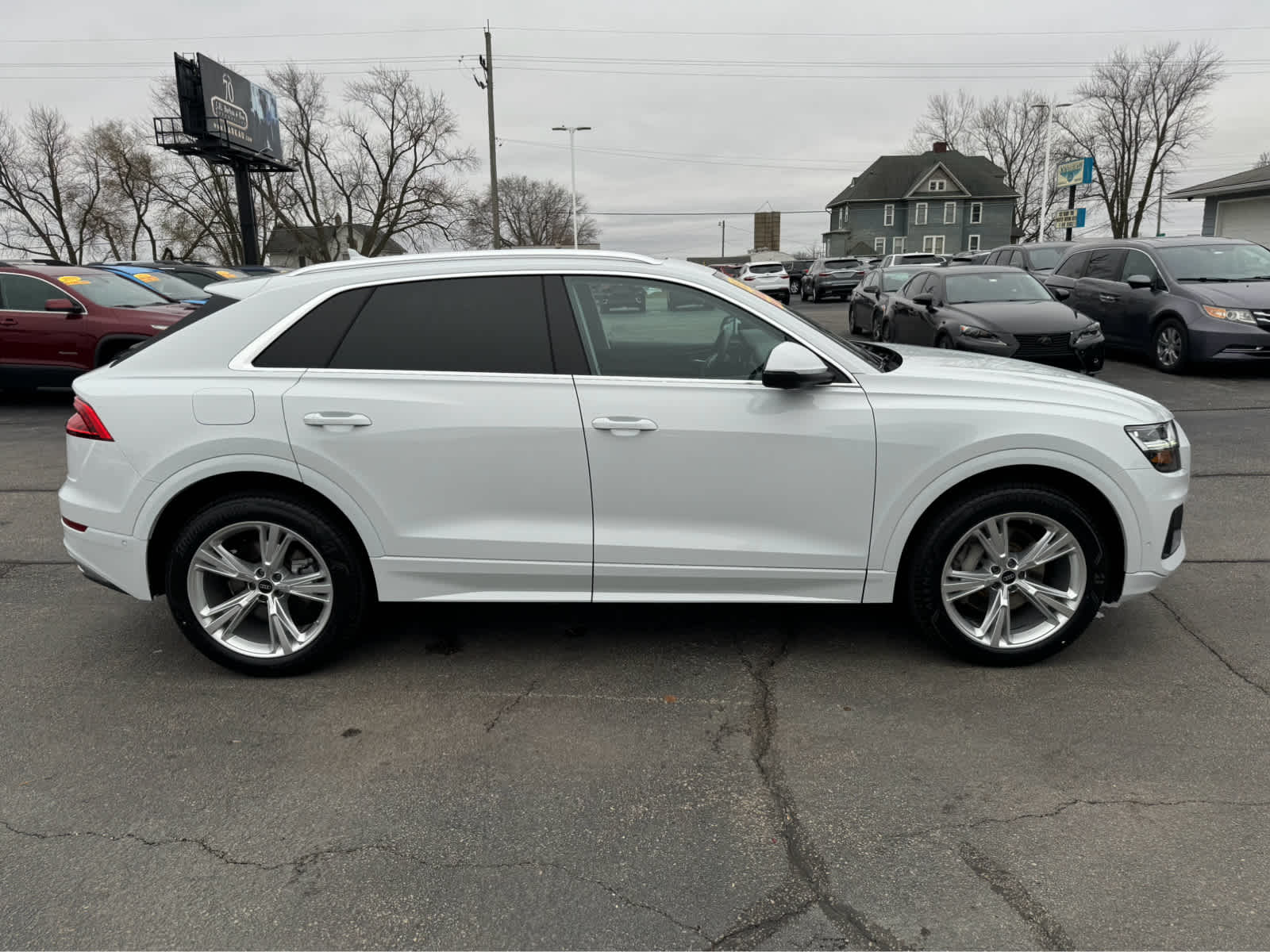2022 Audi Q8 Premium Plus photo 2