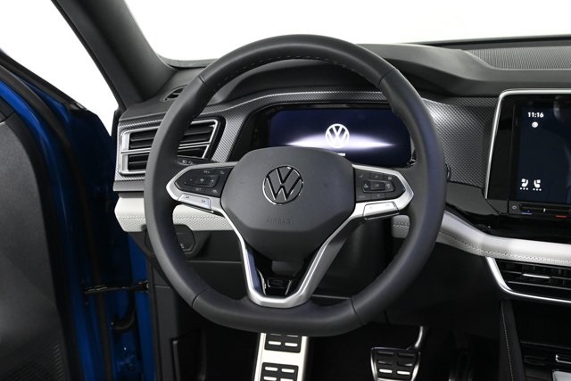 2025 Volkswagen Atlas Cross Sport SEL Premium R-Line photo 2