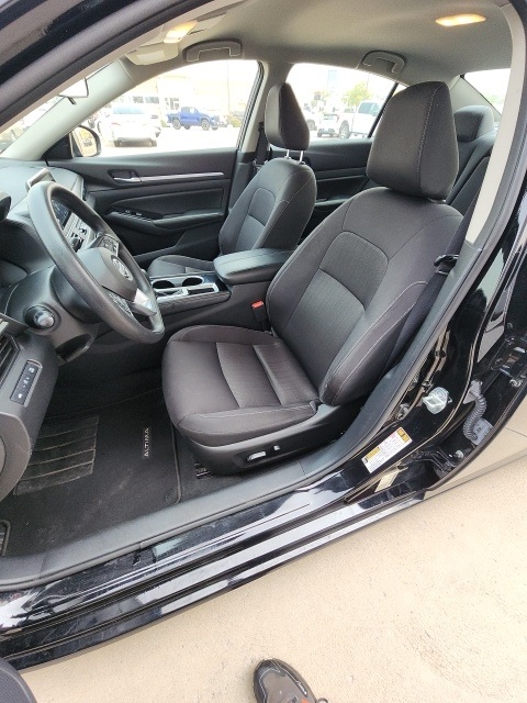 2023 Nissan Altima 2.5 SV photo 11