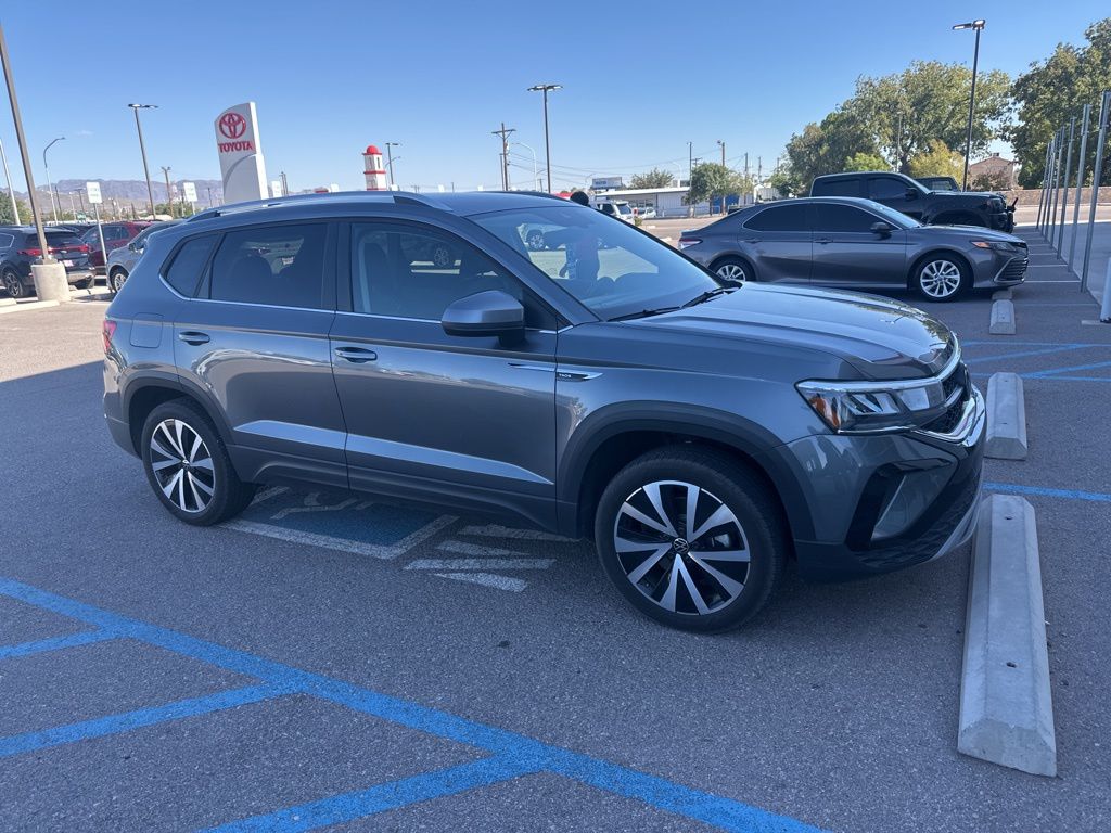 2024 Volkswagen Taos SE photo 21