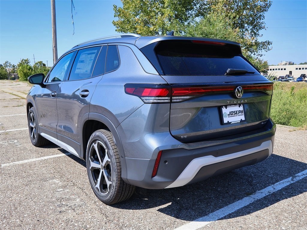 2025 Volkswagen Tiguan SE photo 2