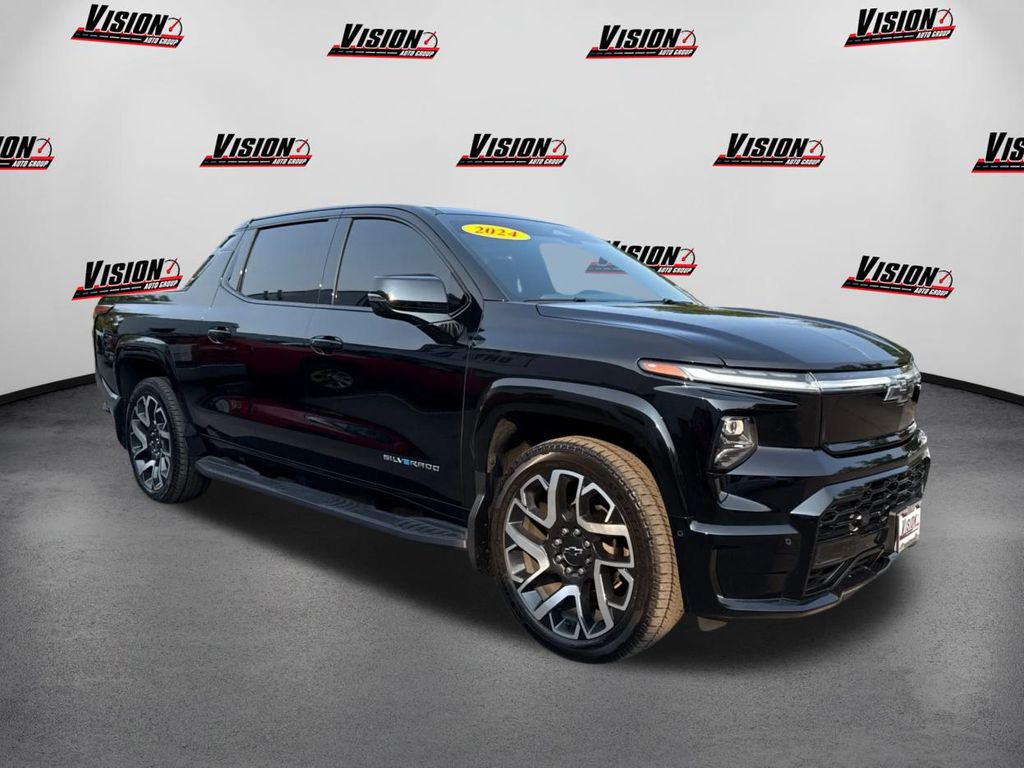 2024 Chevrolet Silverado EV RST photo 3