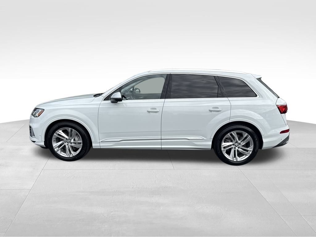 2020 Audi Q7 55 Prestige photo 2