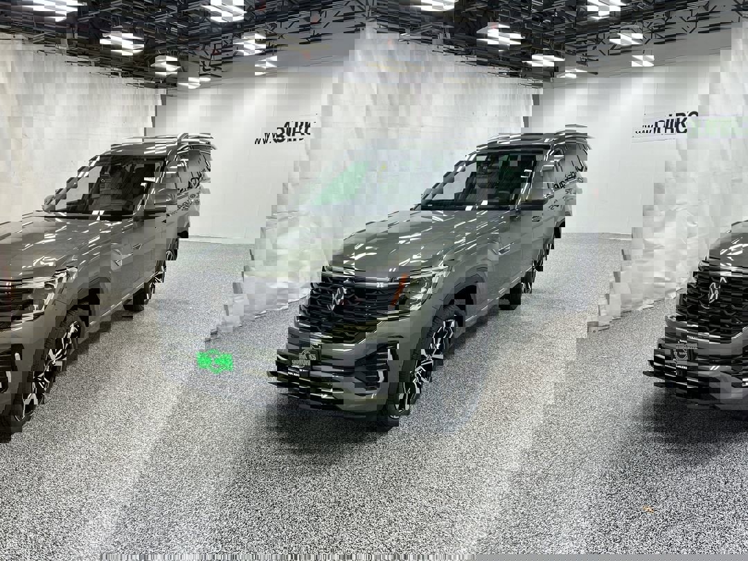 2026 Volkswagen Atlas SEL Premium R-Line photo 3