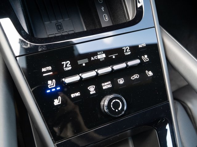2026 Porsche Cayenne photo 24