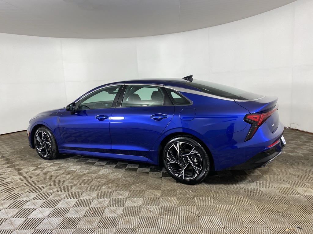 2025 Kia K5 GT-Line photo 9