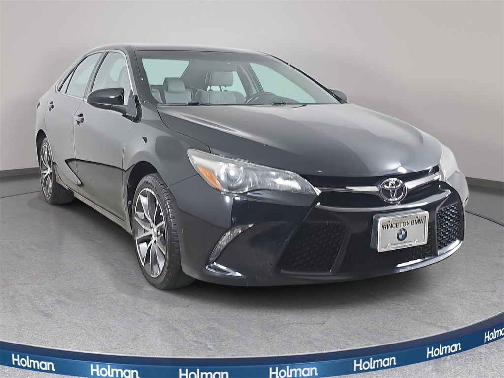 2015 Toyota Camry XSE photo 2