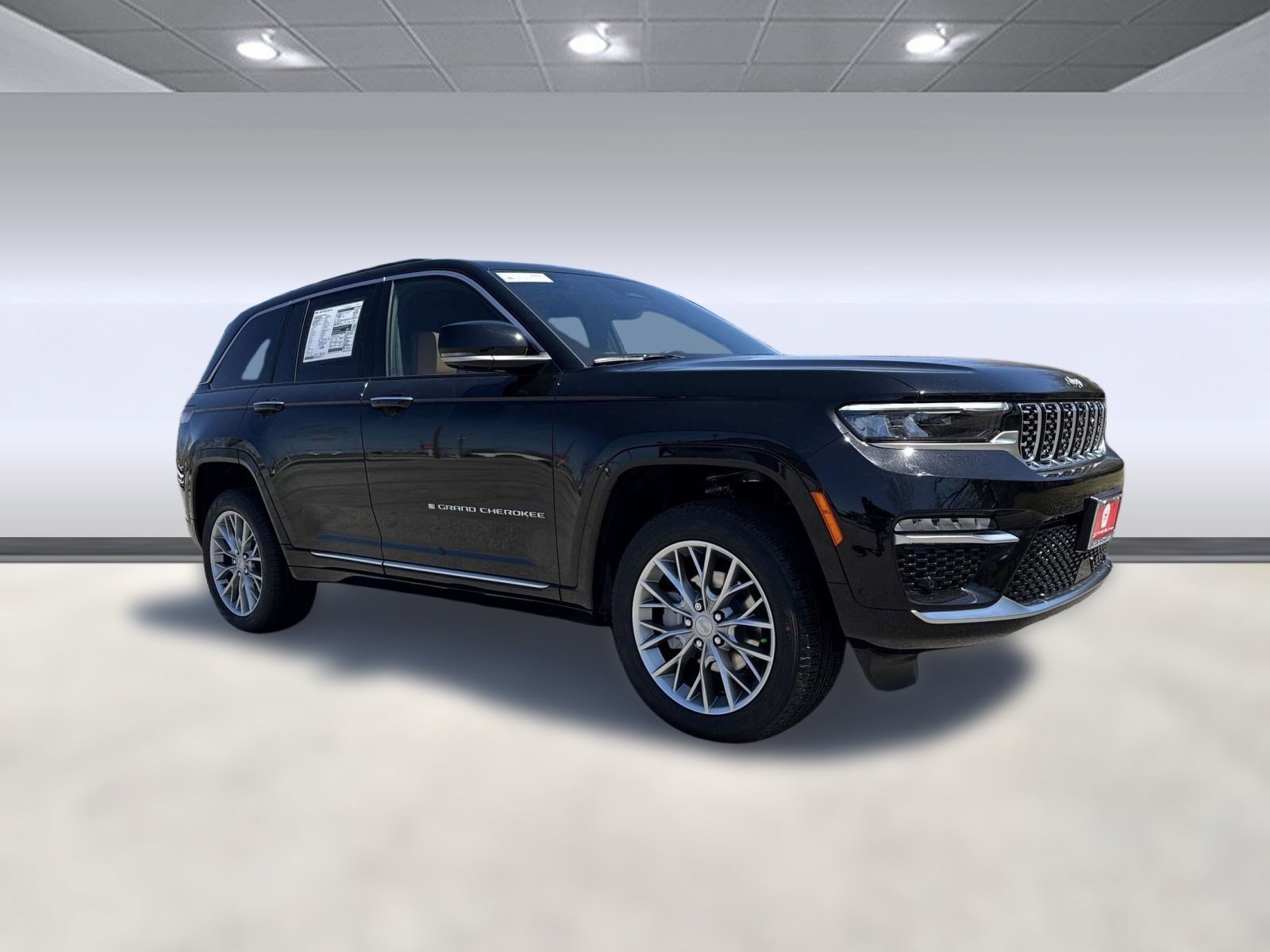 2025 Jeep Grand Cherokee Summit photo 2