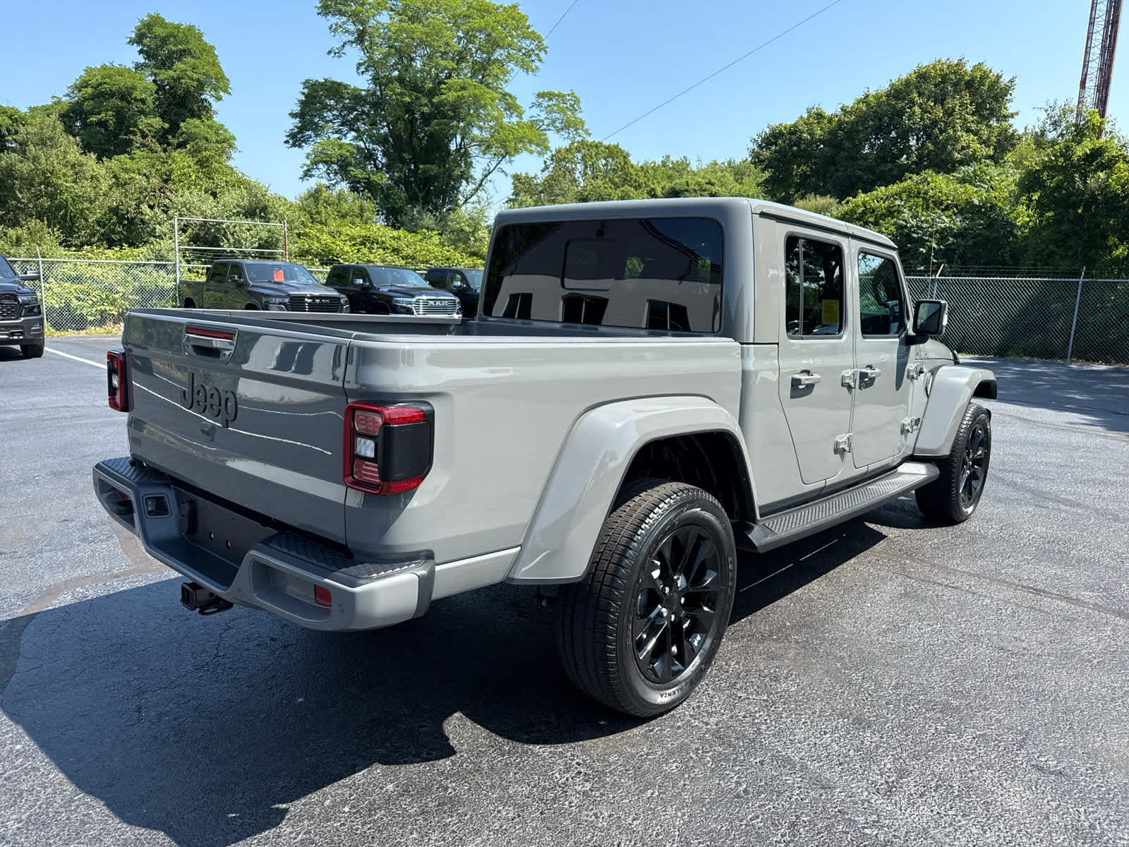 2022 Jeep Gladiator High Altitude photo 3