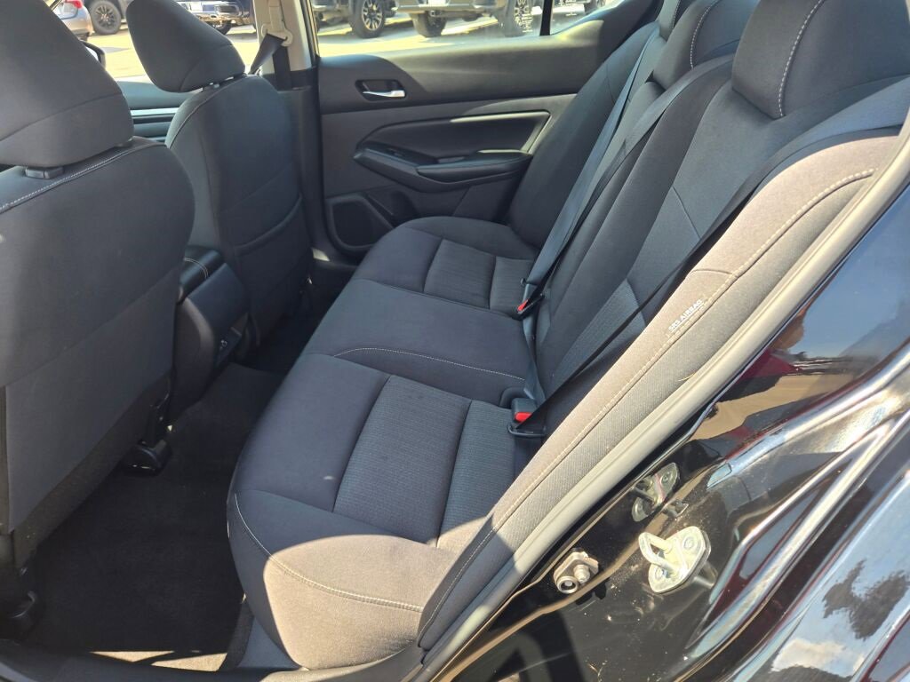 2022 Nissan Altima 2.5 SV photo 13