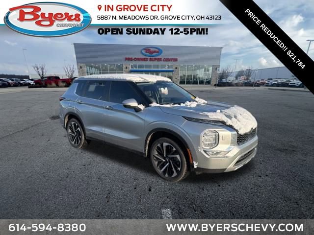 2024 Mitsubishi Outlander SE's photo