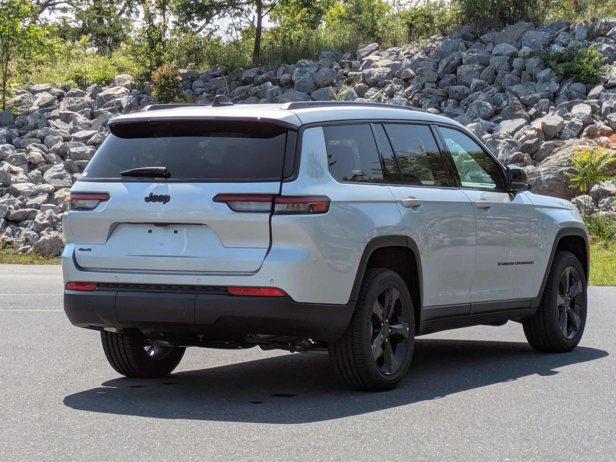 2025 Jeep Grand Cherokee Altitude X photo 3