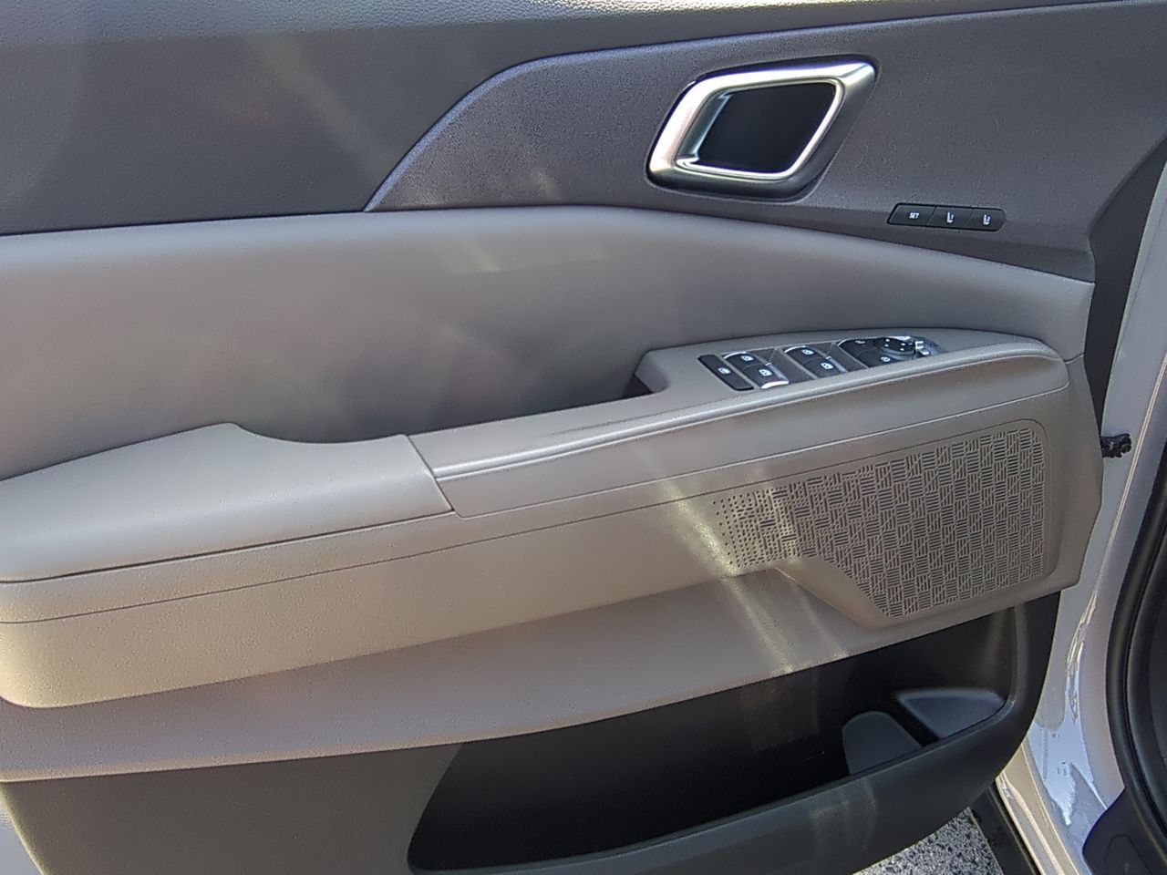 2026 Kia Carnival EX photo 18