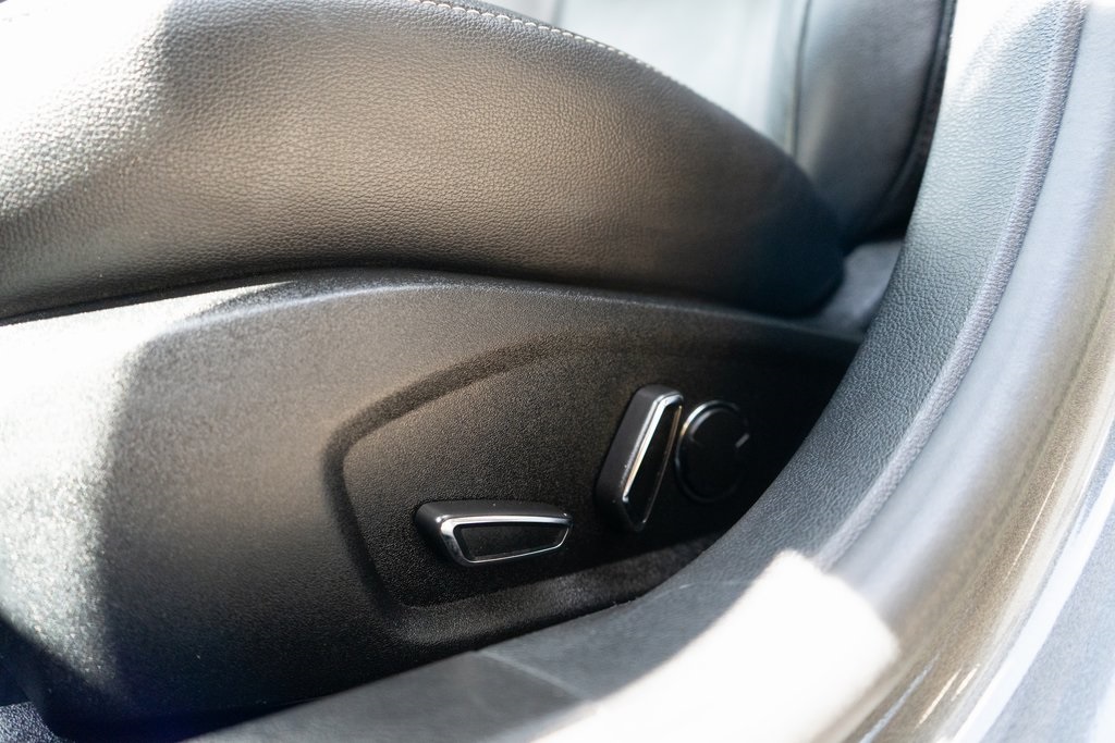 2019 Ford Fusion Hybrid Titanium photo 18