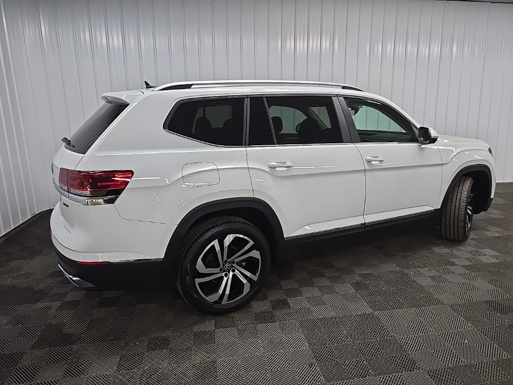 2022 Volkswagen Atlas SEL photo 3