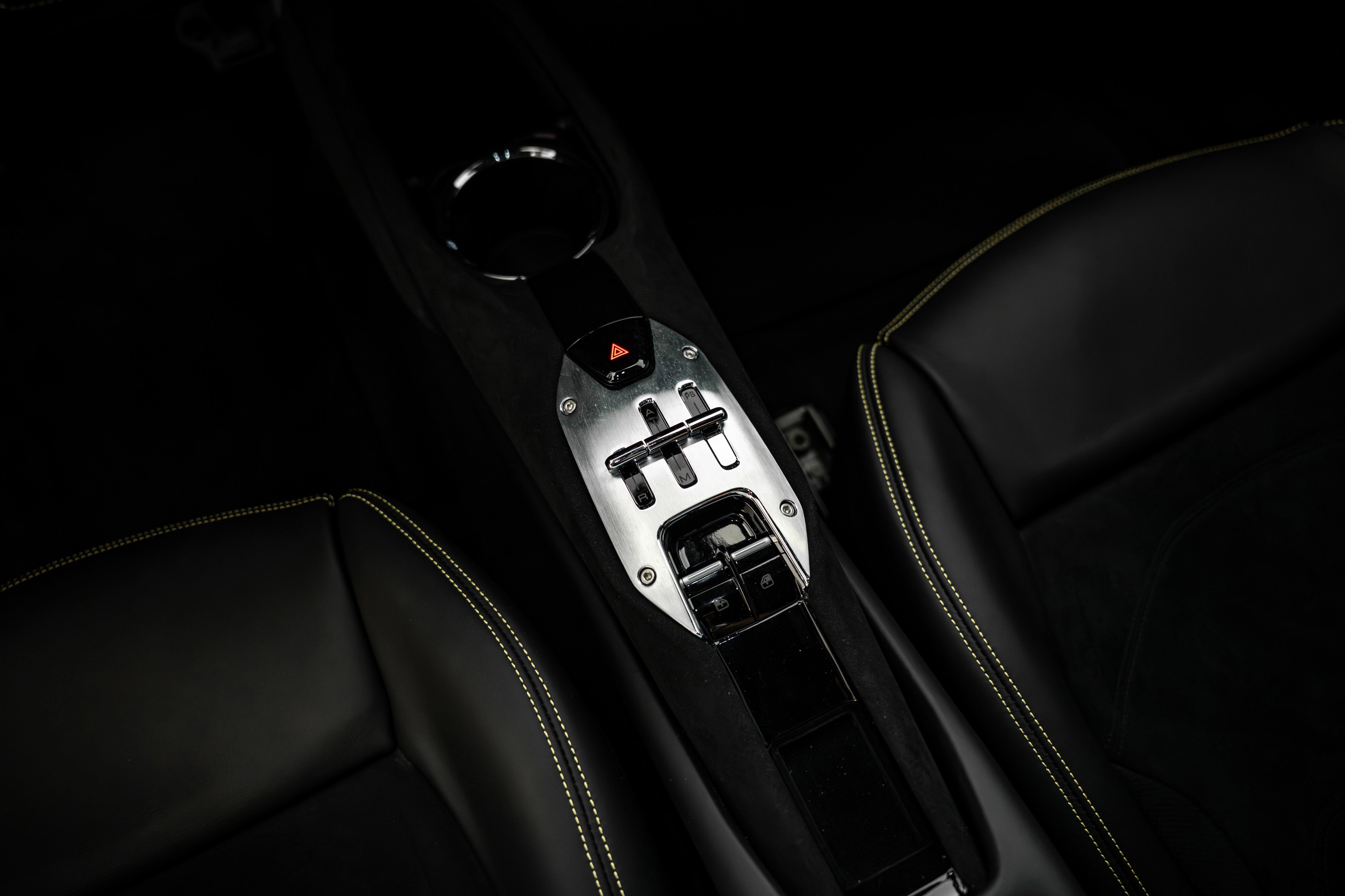 2025 Ferrari 296 GTB photo 18
