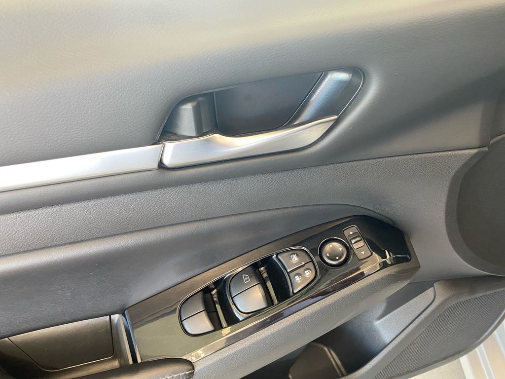 2024 Nissan Altima 2.5 SL photo 12