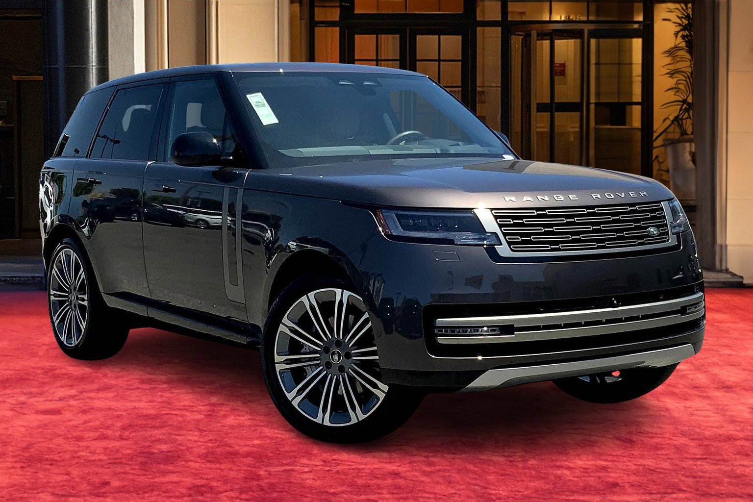 2025 Land Rover Range Rover SE photo 2