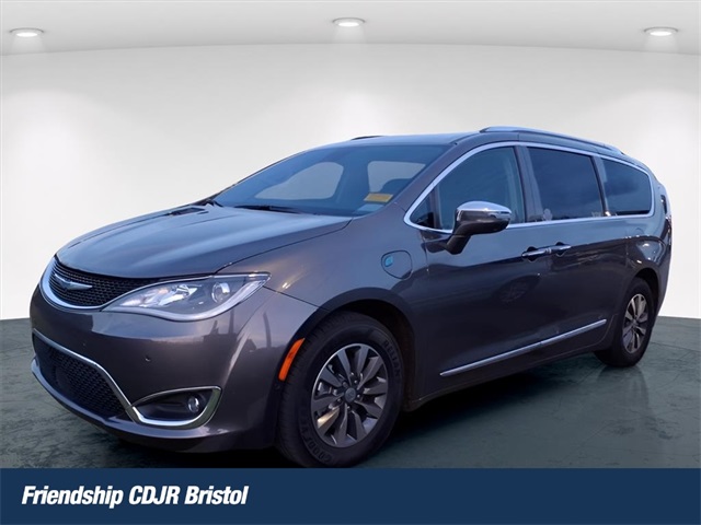 2020 Chrysler Pacifica Hybrid Limited's photo