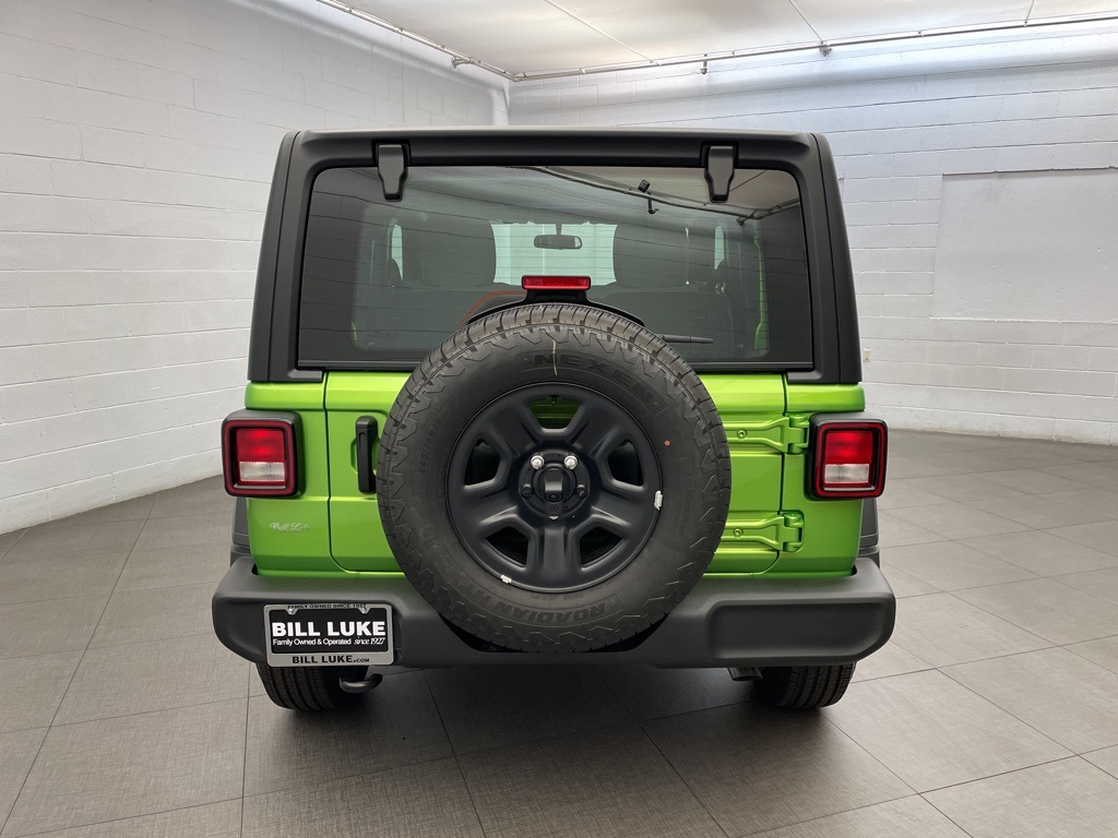2025 Jeep Wrangler Sport photo 3