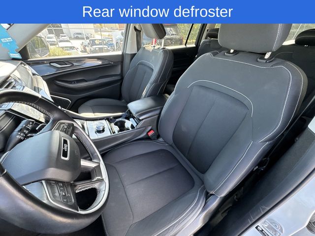 2021 Jeep Grand Cherokee Laredo photo 10