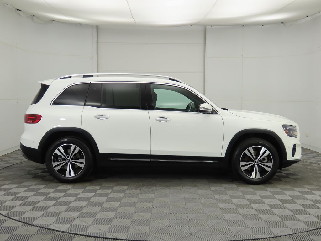 2024 Mercedes Benz GLB 250 4MATIC photo 4