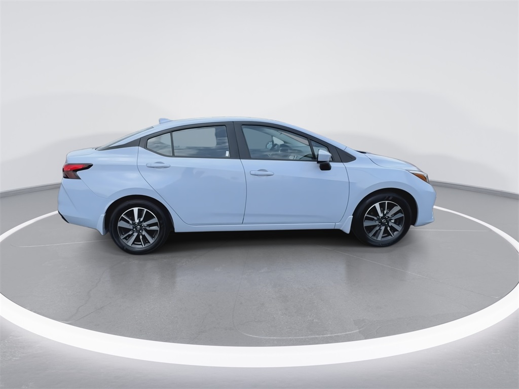 2025 Nissan Versa 1.6 SV photo 9